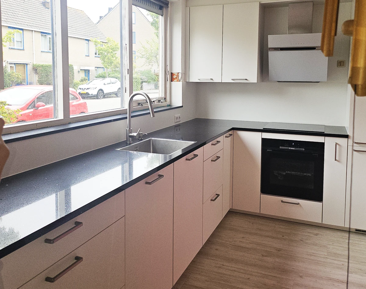 Witte hoekkeuken tegen een scherpe prijs Witte hoekkeuken tegen een scherpe prijs